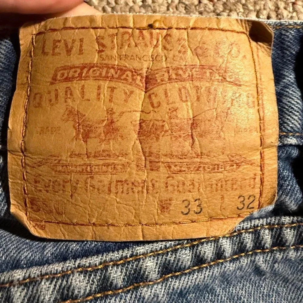 Vintage Made in USA Levi's 550 Relaxed Fit Jeans Distressed Light Wash 33x32